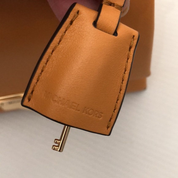 MICHEAL KORS LEATHER CROSSBODY HANDBAG WOMENS SIZE S - Picture 11 of 15